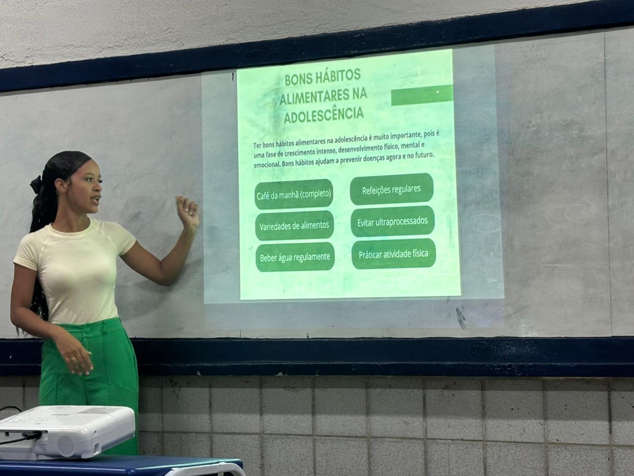 Nozes, abacate e banana para energia cerebral.